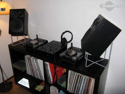 Our MEMBERS can Enlarge : Chili's DJ-Booth