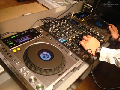 Our MEMBERS can Enlarge : Pioneer CDJ-850