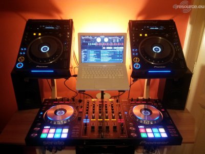Enlarge : DJ Szabados's setup