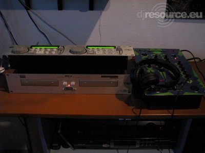 Enlarge : DJ-Booth-01