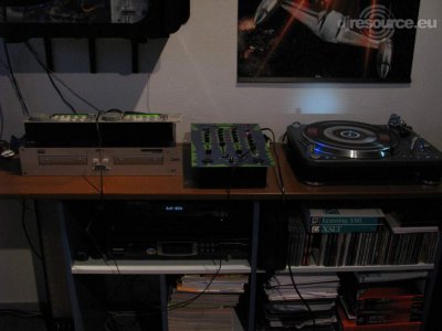Enlarge : DJ-Booth-02