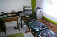 D-D-s-DJ-Booth-Oct-10