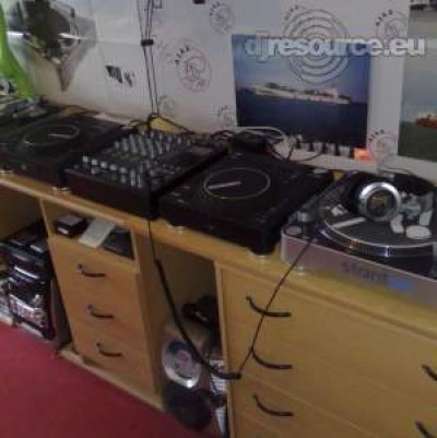 Our MEMBERS can Enlarge : D-Ray's DJ-Booth
