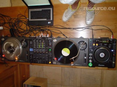 Enlarge : D-wan's-booth