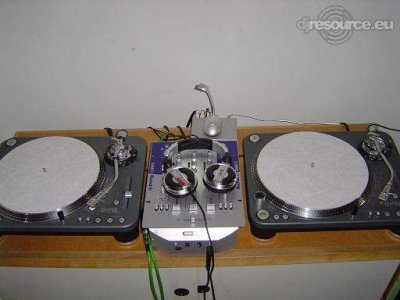 Our MEMBERS can Enlarge : dj-booth-geheel-2