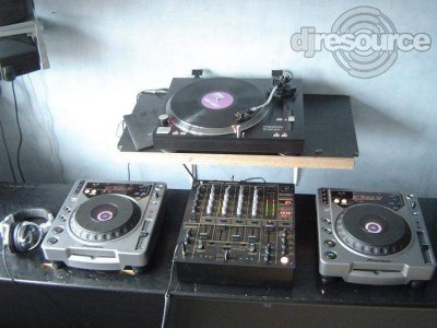 Booth: Update DJ Poort