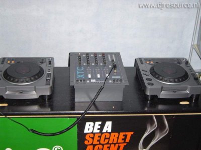 Our MEMBERS can Enlarge : DJ Booth