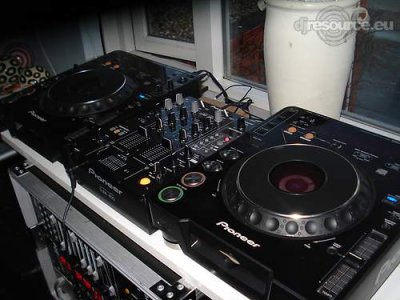 Booth: DJBas's DJ-Booth