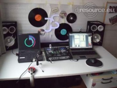 Our MEMBERS can Enlarge : DJJS's DJ-Booth