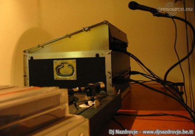 Our MEMBERS can Enlarge : dj booth