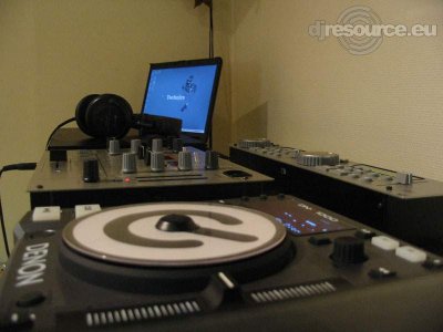 Booth: Denon-S1000