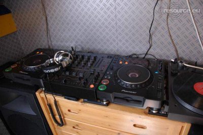 Booth: DJTruth's DJ-Booth