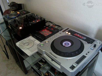 Our MEMBERS can Enlarge : my dj booth