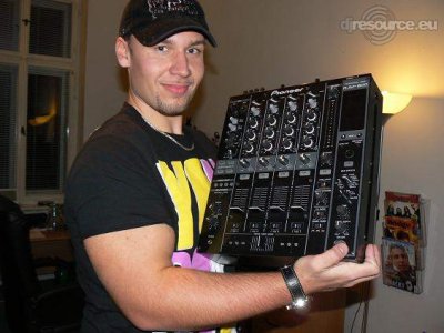 Our MEMBERS can Enlarge : DJM-800-With-me
