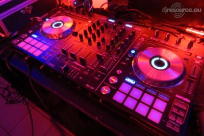 Show this booth : Didier's DJ -Booth Dec'12