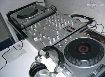 Our MEMBERS can Enlarge : Dj booth 1