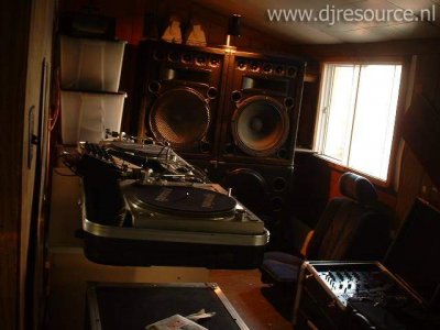 Our MEMBERS can Enlarge : Dj Booth 6 SoundMan