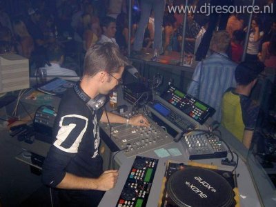 Our MEMBERS can Enlarge : SoundMan Live @ Super9
