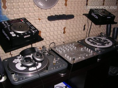 Our MEMBERS can Enlarge : Dj_AxL's DJ-Booth