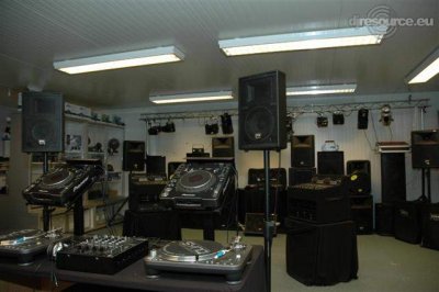 Our MEMBERS can Enlarge : Dj Booth Malis