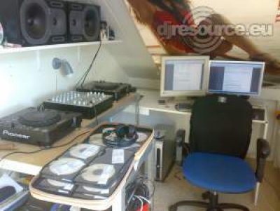 Our MEMBERS can Enlarge : Dubbel_Fristie's DJ-Boot
