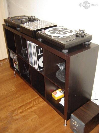 Booth: Dj-Booth-v2