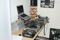 Einnek-s-DJ-Booth-Jun-10