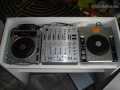 Elpadres-DJ-Booth-B