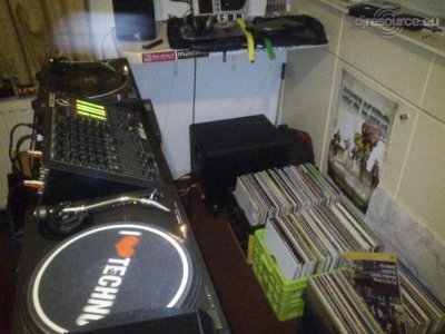 Show this booth : Estacy's DJ -Booth Jan'13