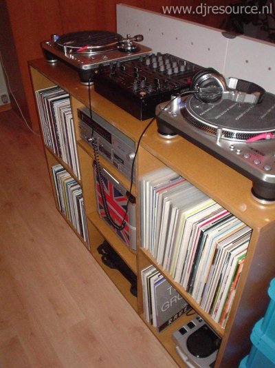Our MEMBERS can Enlarge : dj booth Ferre2
