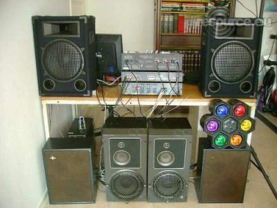 Our MEMBERS can Enlarge : FlippinDoube's DJ-Booth