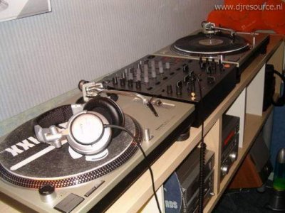Our MEMBERS can Enlarge : FrankyN's Dj Booth