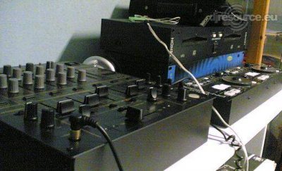 Our MEMBERS can Enlarge : Dj-Ft-Booth2