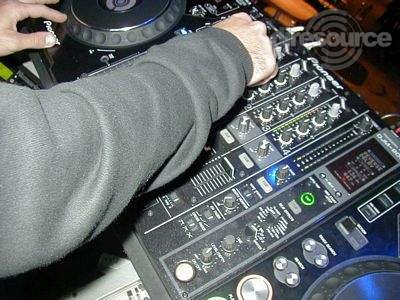 Our MEMBERS can Enlarge : DJM800 CLose Up
