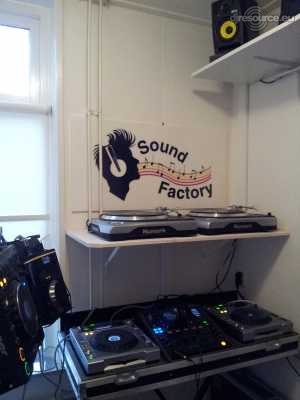 Show this booth : Gerdo's DJ -Booth Dec'12