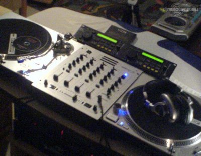 Our MEMBERS can Enlarge : DJ Booth