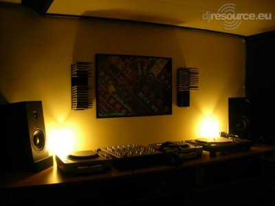 Enlarge : Djbooth-update 28-08-2007 Enlarge : Djbooth-update 28-08-2007