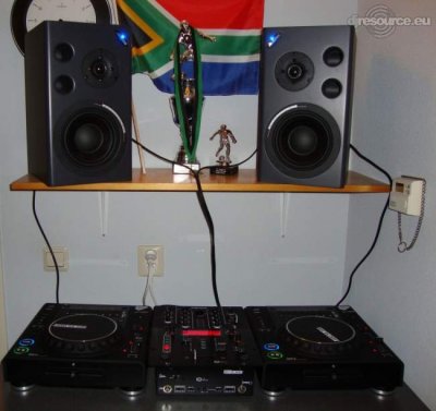 Our MEMBERS can Enlarge : HarmenH's DJ-Booth