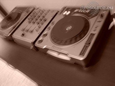 Our MEMBERS can Enlarge : Iltonvaz's DJ-Booth