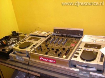 Enlarge : DJ BOOTH