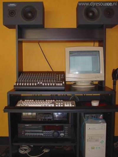 Our MEMBERS can Enlarge : My studio in home