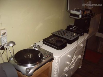 Booth: TT-&-mixer-added