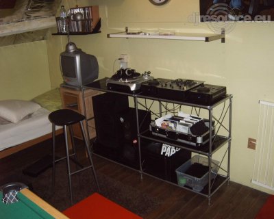 Booth: Nieuw-meubeltje