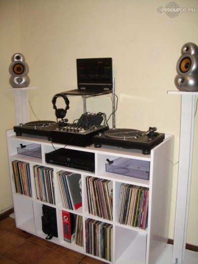 Enlarge : Booth-Joosth Enlarge : Booth-Joosth