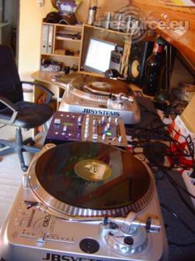 Our MEMBERS can Enlarge : Dj booth 2006
