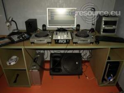 Our MEMBERS can Enlarge : JuniorDDP's DJ-Booth
