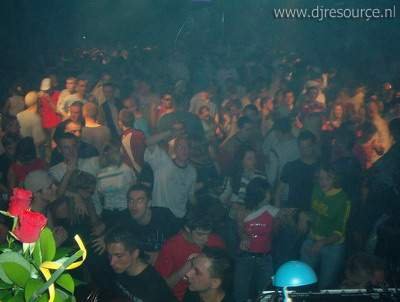 Our MEMBERS can Enlarge : Party people