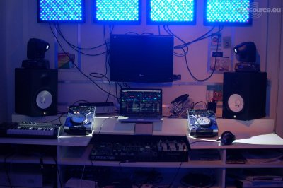 Our MEMBERS can Enlarge : DJ booth 2012