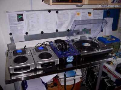 Booth: Lawrenz'-Booth-v2