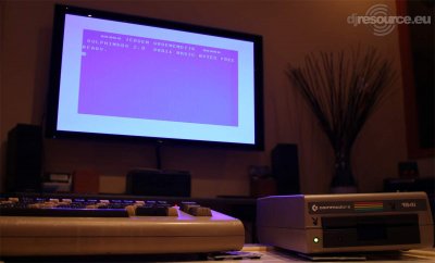Our MEMBERS can Enlarge : Retro c=64 on 50'' Plasma